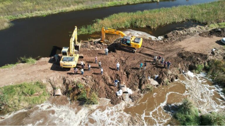 La Pampa y Buenos Aires avanzan con un plan conjunto para mejorar el escurrimiento hídrico en el Meridiano V