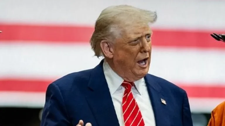 “El bloqueo les asusta más que los bombardeos”, afirma Trump y confirma que “no hay ninguna presión” para un acuerdo con Irán