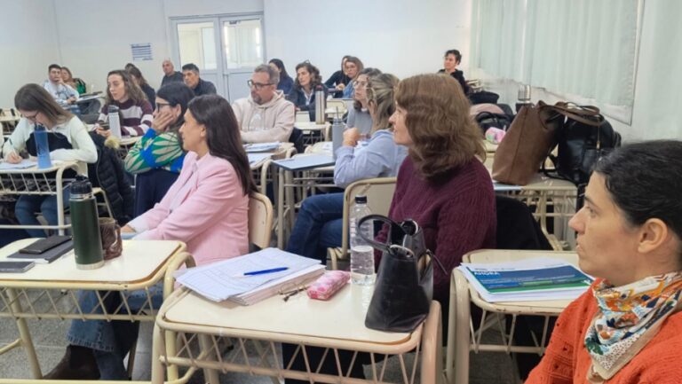 Lanzaron programa de formación docente para fortalecer habilidades emprendedoras en el aula