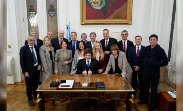 Milei reúne al Gabinete el lunes en medio de la tensión interna: ¿se limita solo a ministros?