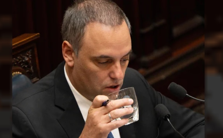 Senado: LLA ofrece a los aliados abrir Asuntos Constitucionales para demorar la interpelación a Adorni