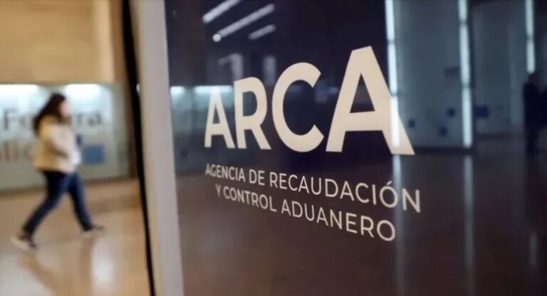 ARCA intimó a miles de trabajadores por inconsistencias en deducciones de ropa y equipamiento