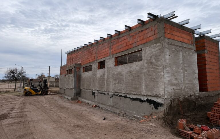 Avanza la construcción del Centro de Salud en el barrio Santa María de las Pampas