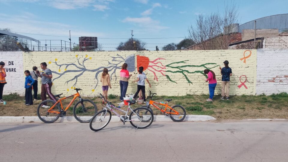 Mural colectivo por la salud mental en La Maruja